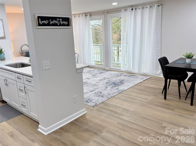 1649 Arlyn Circle K, Charlotte, NC 28213