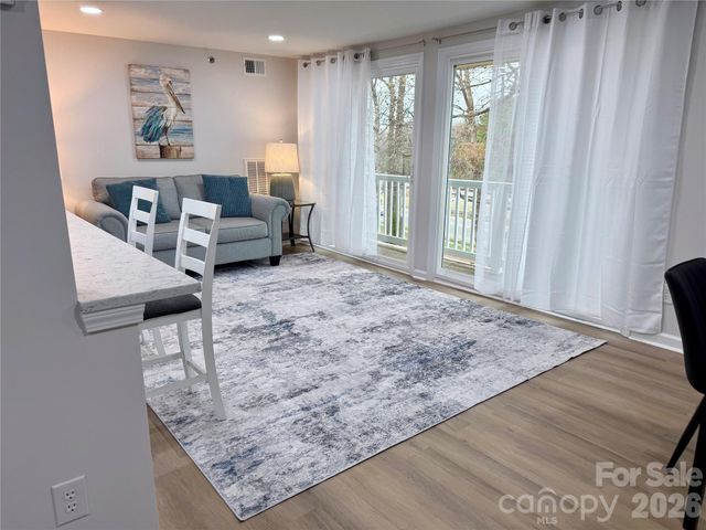 1649 Arlyn Circle K, Charlotte, NC 28213