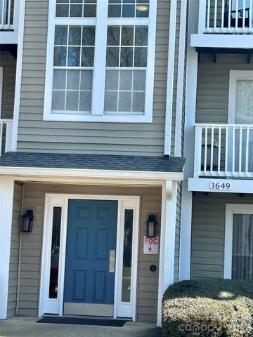 1649 Arlyn Circle K, Charlotte, NC 28213