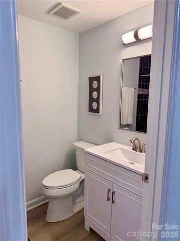 1649 Arlyn Circle K, Charlotte, NC 28213