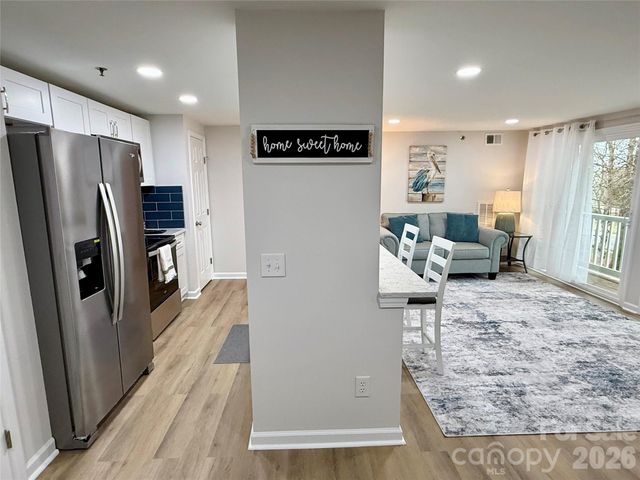 1649 Arlyn Circle K, Charlotte, NC 28213