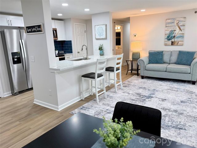 1649 Arlyn Circle K, Charlotte, NC 28213