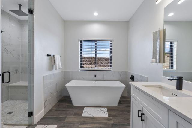 12405 PALOMAS Avenue NE, Albuquerque, NM 87122