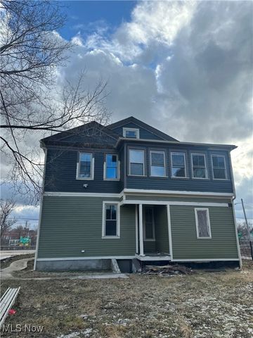 2608 Vega Avenue, Cleveland, OH 44113