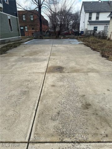 2608 Vega Avenue, Cleveland, OH 44113