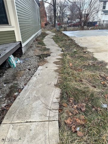 2608 Vega Avenue, Cleveland, OH 44113