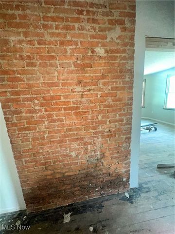 2608 Vega Avenue, Cleveland, OH 44113