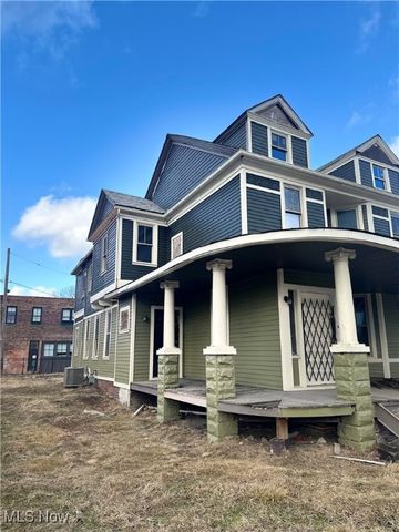 2608 Vega Avenue, Cleveland, OH 44113