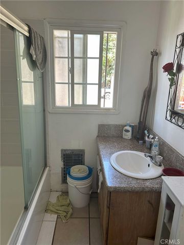 1743 -45 W 60th Place, Los Angeles, CA 90047