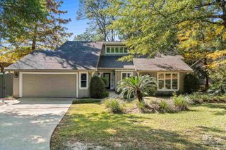 4 Leslie Court, Fairhope, AL 36532
