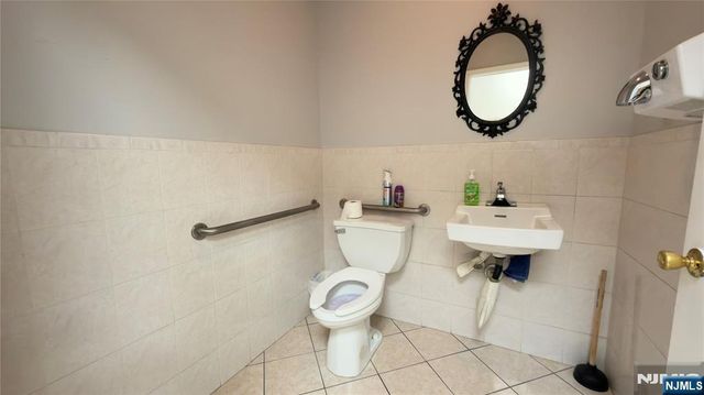 6110 Bergenline Avenue, West New York, NJ 07093