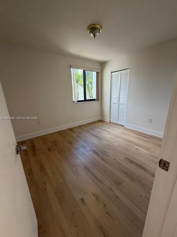 10231 Fontainebleau Blvd 201, Miami, FL 33172