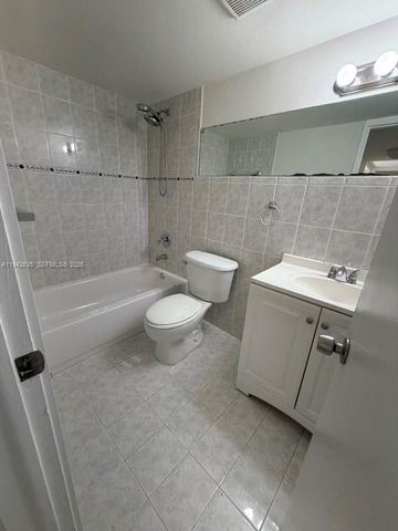 10231 Fontainebleau Blvd 201, Miami, FL 33172