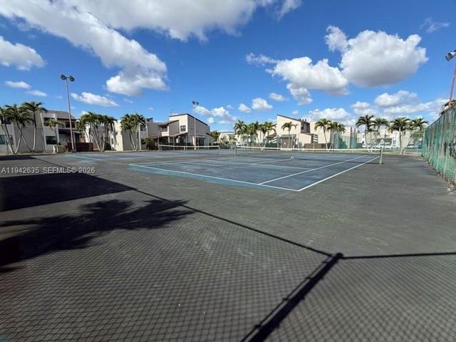 10231 Fontainebleau Blvd 201, Miami, FL 33172