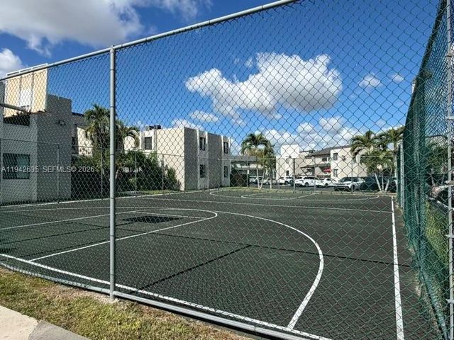 10231 Fontainebleau Blvd 201, Miami, FL 33172