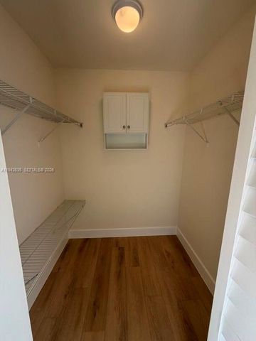 10231 Fontainebleau Blvd 201, Miami, FL 33172