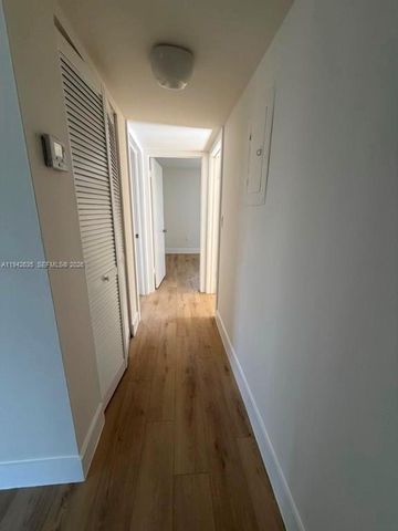 10231 Fontainebleau Blvd 201, Miami, FL 33172