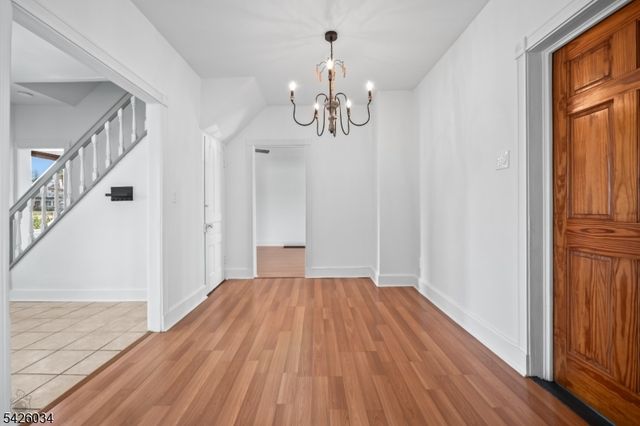 7 Park Sq, Lopatcong Twp., NJ 08865