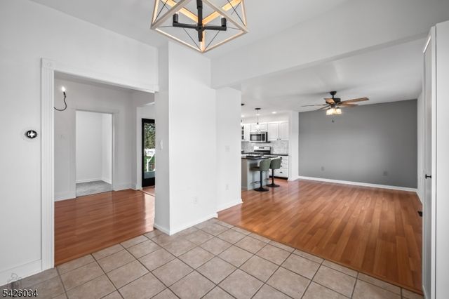 7 Park Sq, Lopatcong Twp., NJ 08865