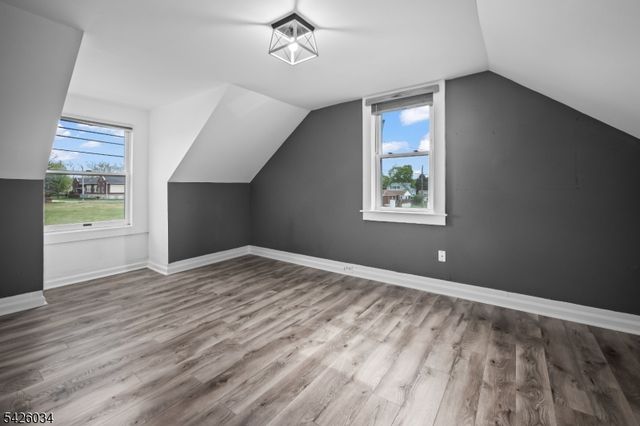 7 Park Sq, Lopatcong Twp., NJ 08865