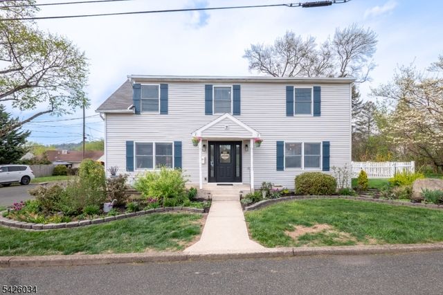 7 Park Sq, Lopatcong Twp., NJ 08865