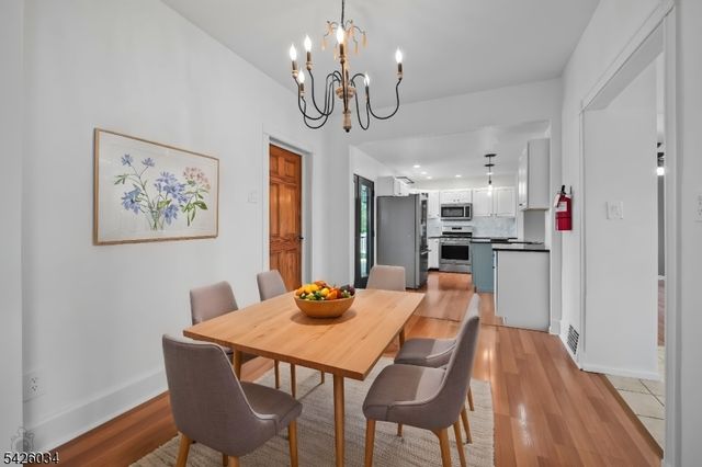 7 Park Sq, Lopatcong Twp., NJ 08865