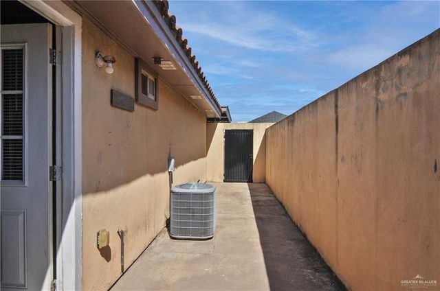 106 S Ridge Avenue, San Juan, TX 78589