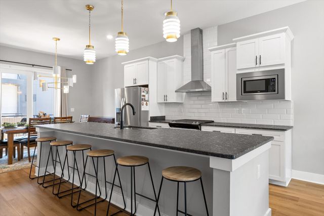 725 Burnside Place 33, Chattanooga, TN 37408