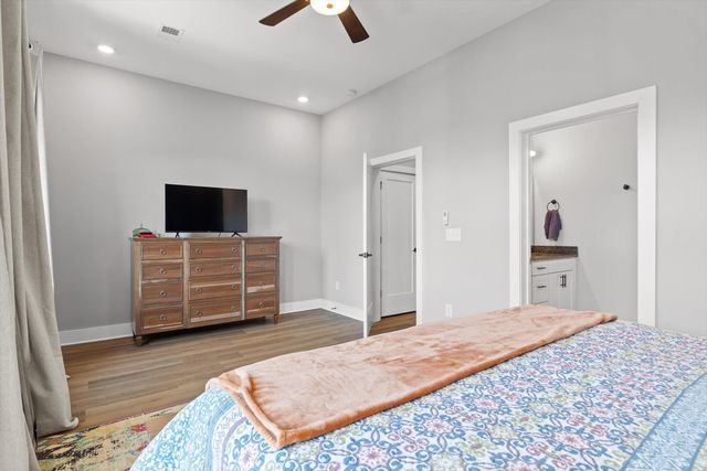 725 Burnside Place 33, Chattanooga, TN 37408