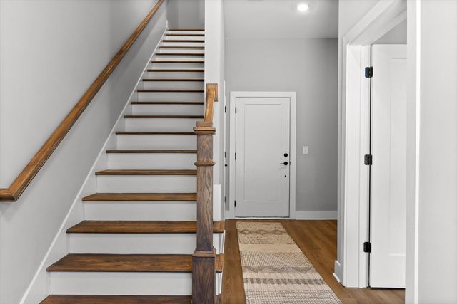 725 Burnside Place 33, Chattanooga, TN 37408