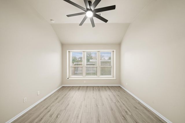 12923 Pecan Shores Drive, Houston, TX 77044