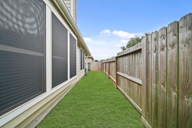 12923 Pecan Shores Drive, Houston, TX 77044