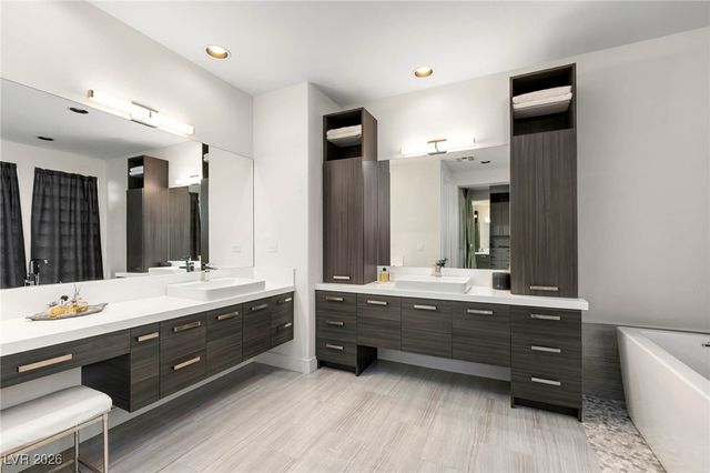 11247 Winter Cottage Place, Las Vegas, NV 89135