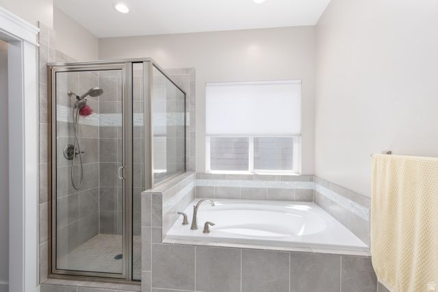 8045 S SUNSHINE CT, South Weber, UT 84405