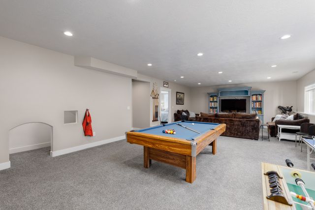 8045 S SUNSHINE CT, South Weber, UT 84405