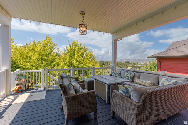 8045 S SUNSHINE CT, South Weber, UT 84405