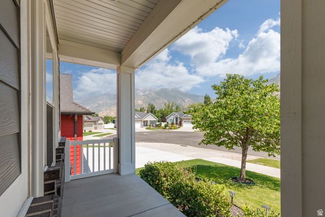 8045 S SUNSHINE CT, South Weber, UT 84405