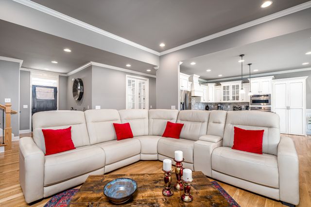 1036 Pretender Way, Columbia, TN 38401