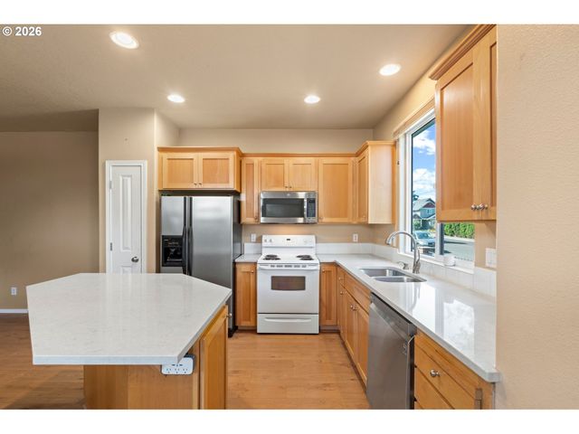 1149 N SPRUCE Ct, Canby, OR 97013