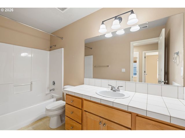 1149 N SPRUCE Ct, Canby, OR 97013