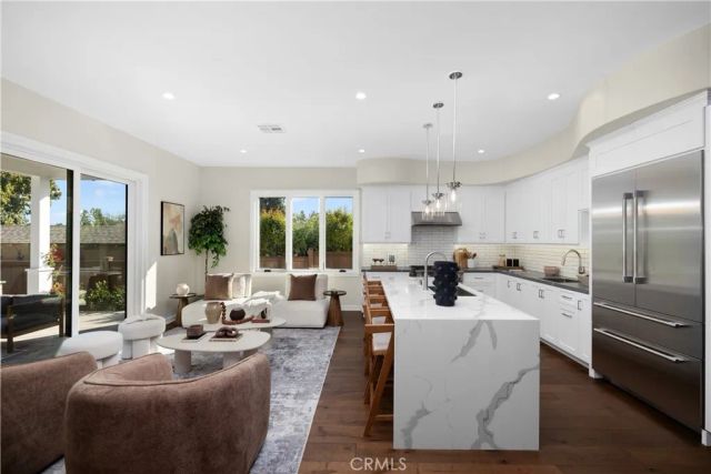 230 N Sunnyside Avenue, Sierra Madre, CA 91024