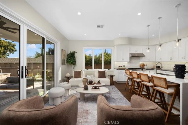 230 N Sunnyside Avenue, Sierra Madre, CA 91024