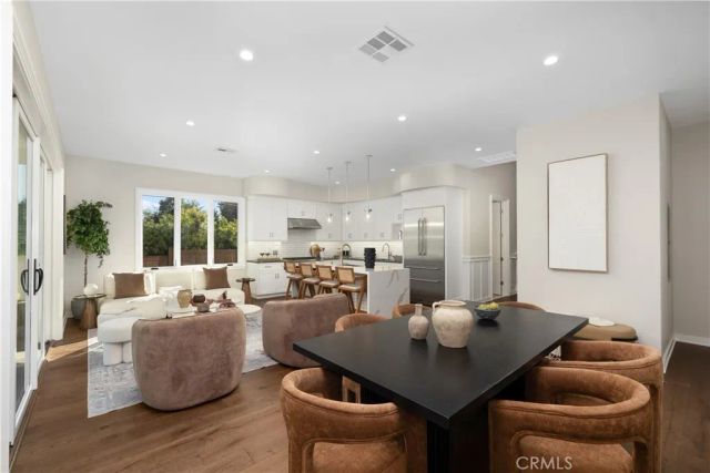 230 N Sunnyside Avenue, Sierra Madre, CA 91024