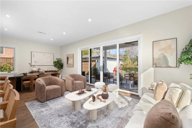 230 N Sunnyside Avenue, Sierra Madre, CA 91024