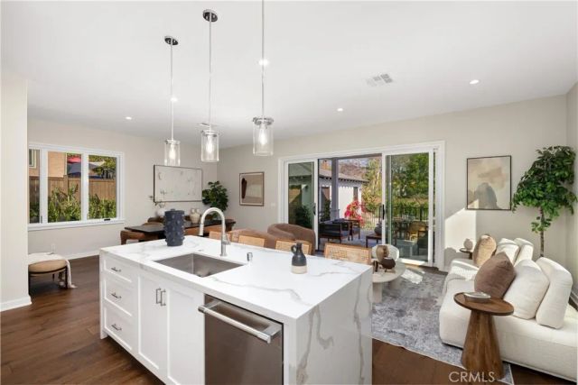 230 N Sunnyside Avenue, Sierra Madre, CA 91024