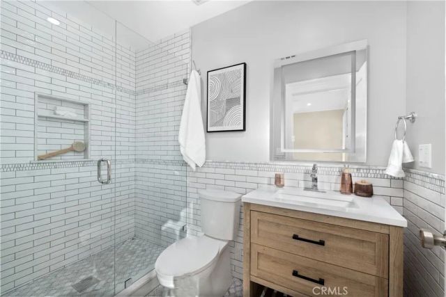 230 N Sunnyside Avenue, Sierra Madre, CA 91024