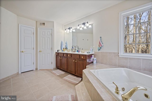 3 BLUE VIOLET CT, Fork, MD 21051