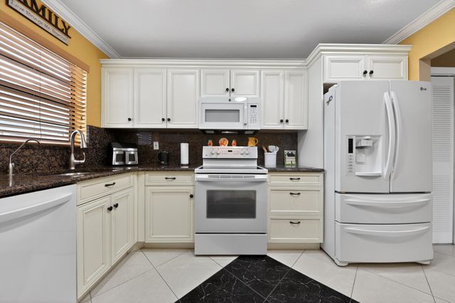 464 Piedmont J, Delray Beach, FL 33484