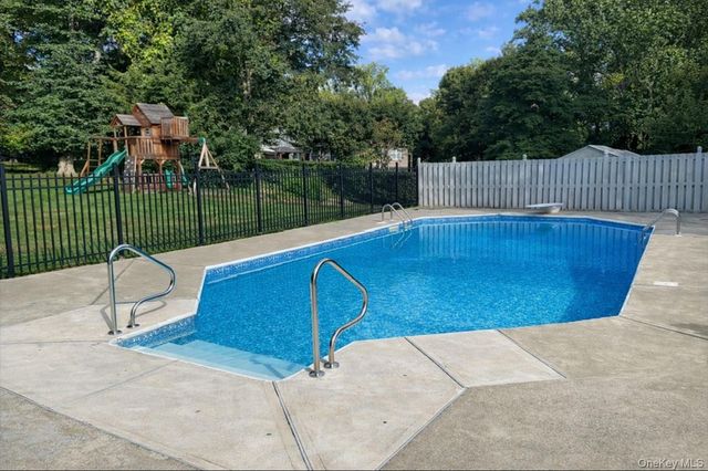 37 Hilda Drive, Mahopac, NY 10541