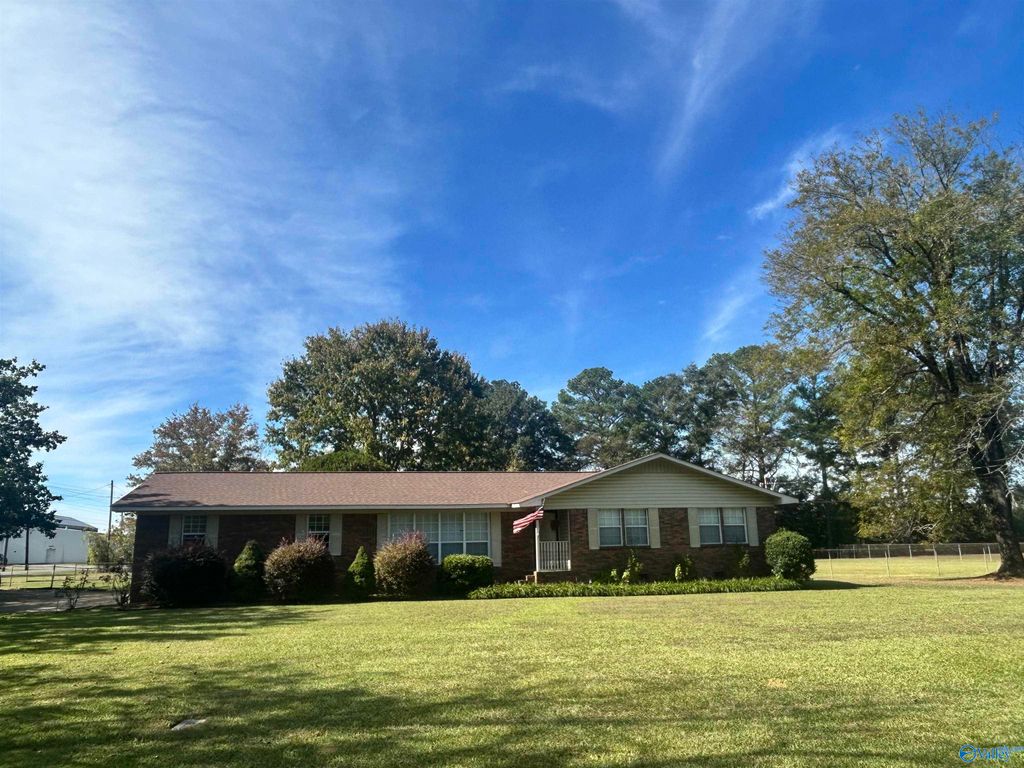 317 Wood Avenue SE, Attalla, AL 35954